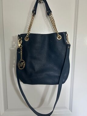 Michael Kors Jet Set Chain Medium Leather Shoulder Tote Bag- Navy Blue